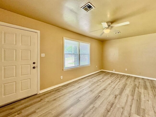 Building Photo - 3222 N Holman Ct