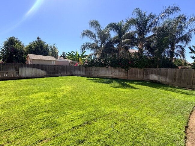 Building Photo - 1587 Manzanita Way
