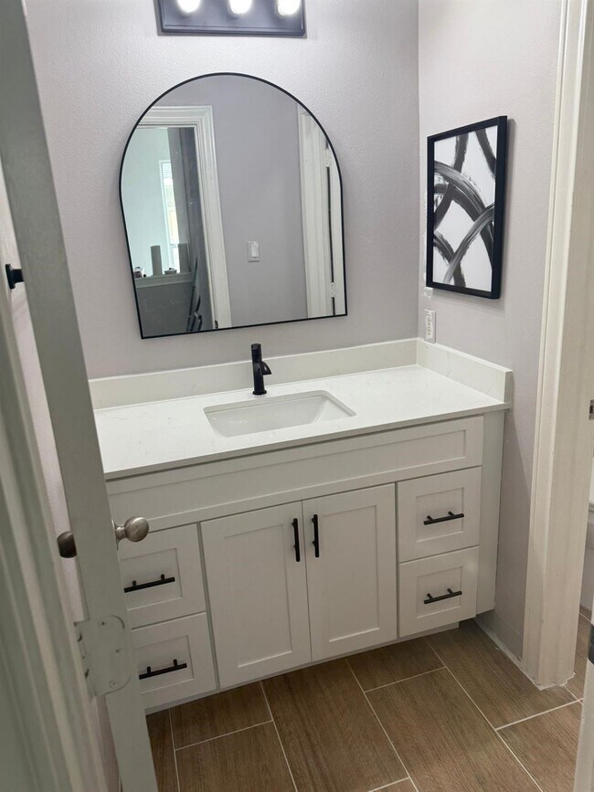 Building Photo - 10366 Panther Point Dr