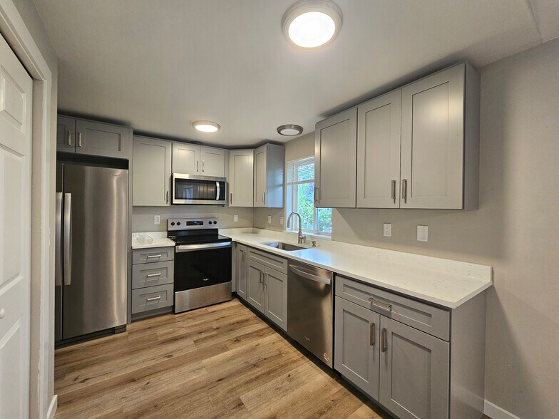 Building Photo - 8505 44th Dr NE