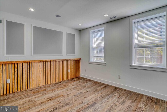 Building Photo - 2832 Edgemont St