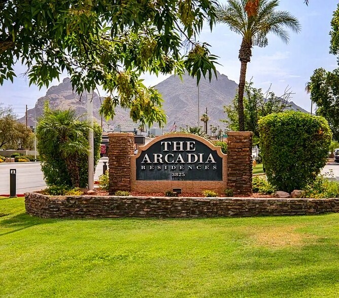 Building Photo - 3825 E Camelback Rd
