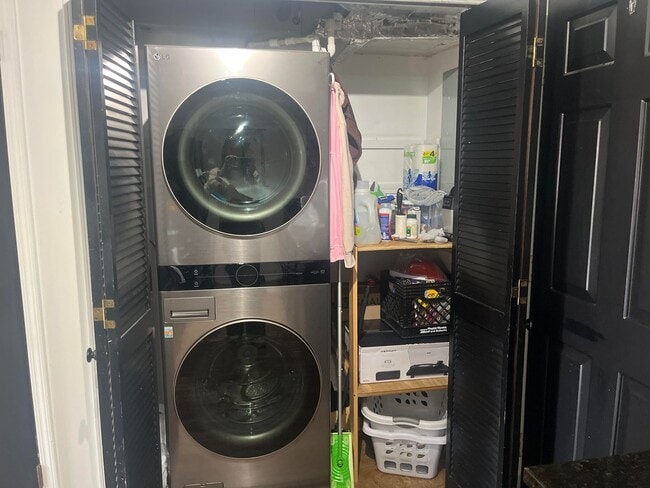 Building Photo - This well-maintained 2-bedroom, 1.5-bath home in Russellville, AR