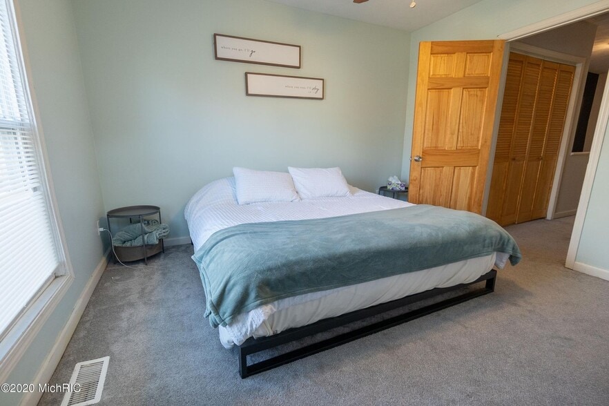 Building Photo - 416 5th St NW