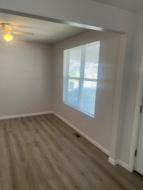 Building Photo - 4668 Tesson St