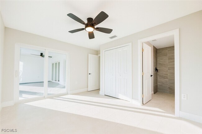 Building Photo - 112 NW 23rd Ave