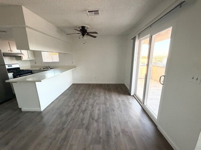 Building Photo - 6953 Hopkins Dr