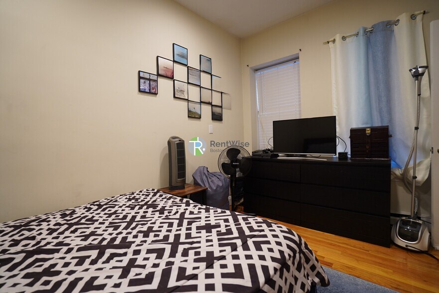 Building Photo - 57 Westland Ave