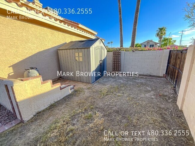 Building Photo - 4102 E Woodland Dr