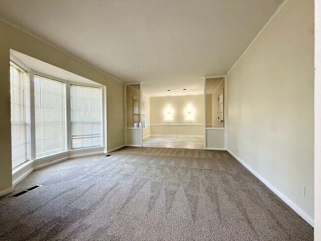 Building Photo - 5625 S Trenton Ave