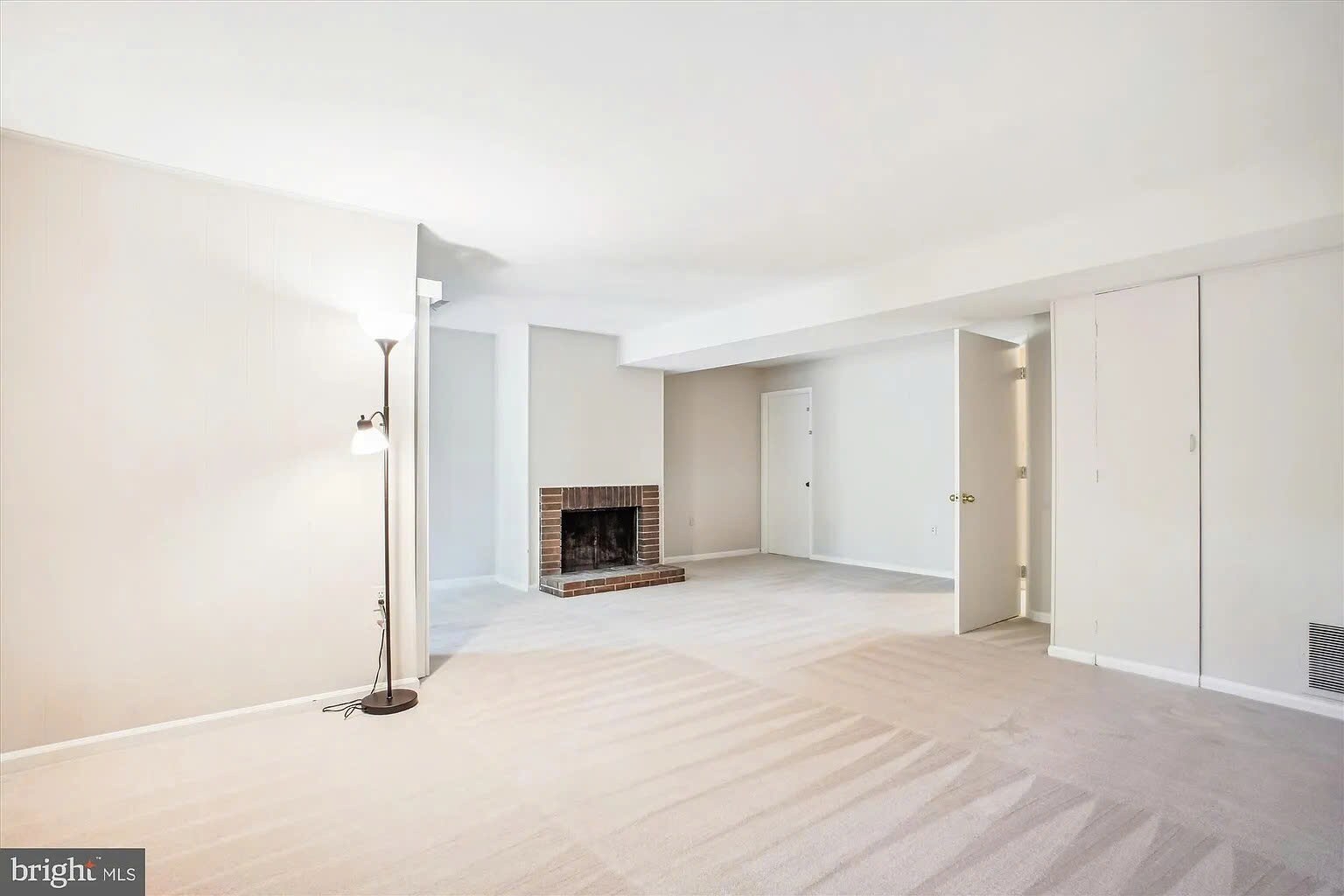 Building Photo - 4902 Sauquoit Ln