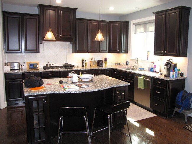Building Photo - Beautiful Single Family Home In Alexandria