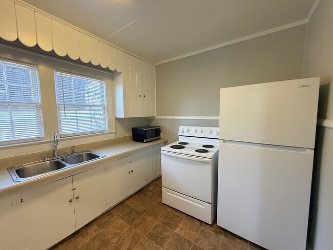 Building Photo - 820 Wood St