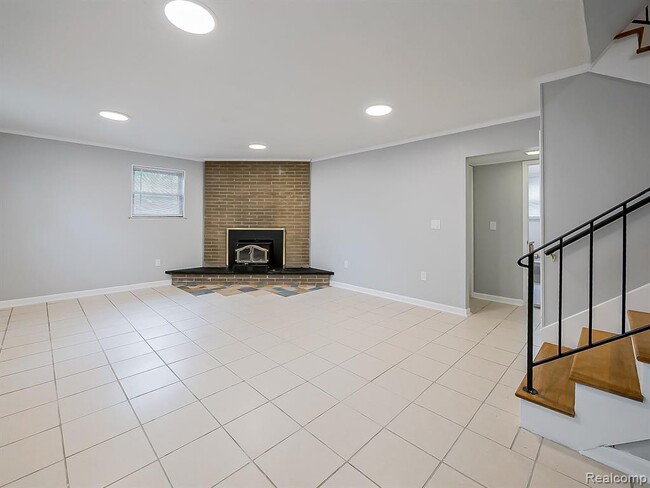 Building Photo - 7580 Thornwood St