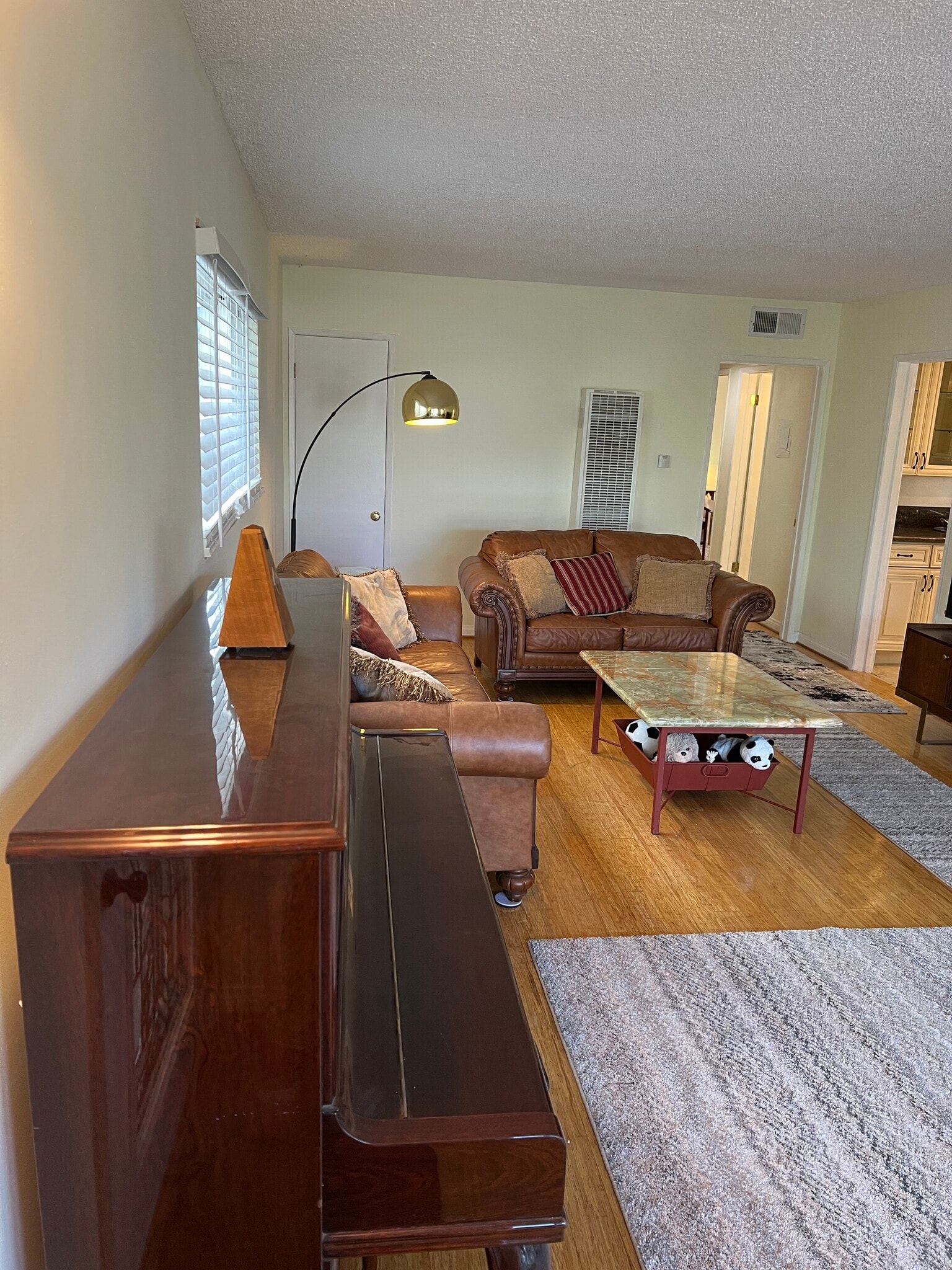Building Photo - 2712 Strongs Dr