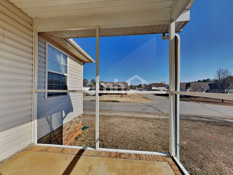 Building Photo - 203 Reedy River Ct