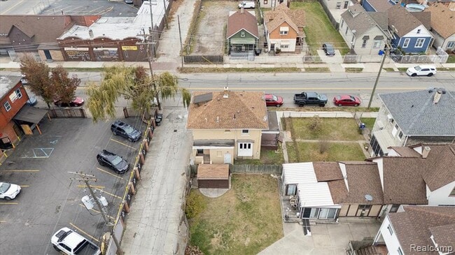 Building Photo - 5421 Toledo St