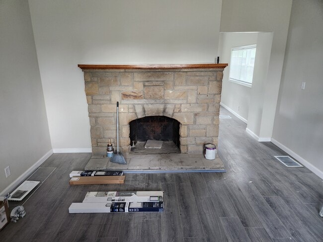Building Photo - 468 Dravo Ave