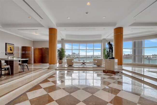 Building Photo - 848 Brickell Key Dr