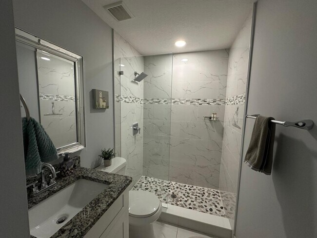 Building Photo - 155 Cypress Point Dr