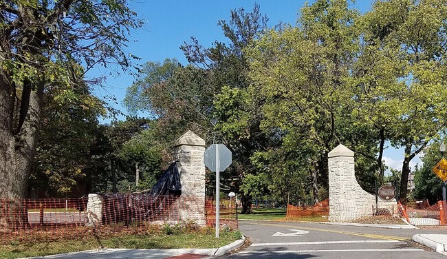 Schiller park - 801 S Front St