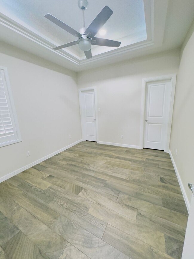 Building Photo - 3021 E Bella Vista Ave