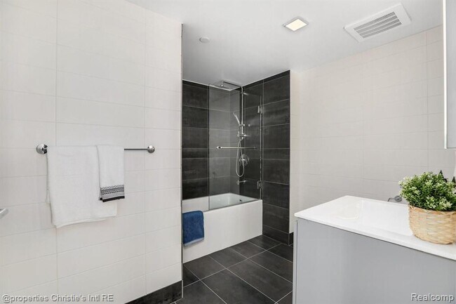 Building Photo - 1454 Townsend St