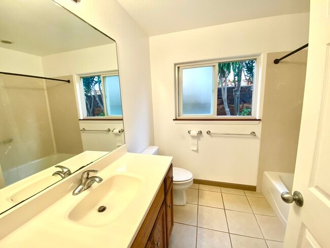 Building Photo - 202 - CA