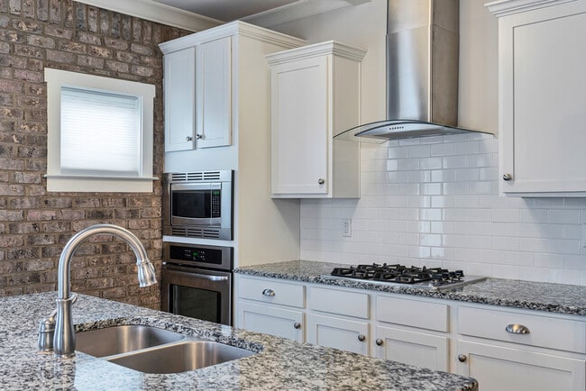 Building Photo - 6010 Stonewater Ct
