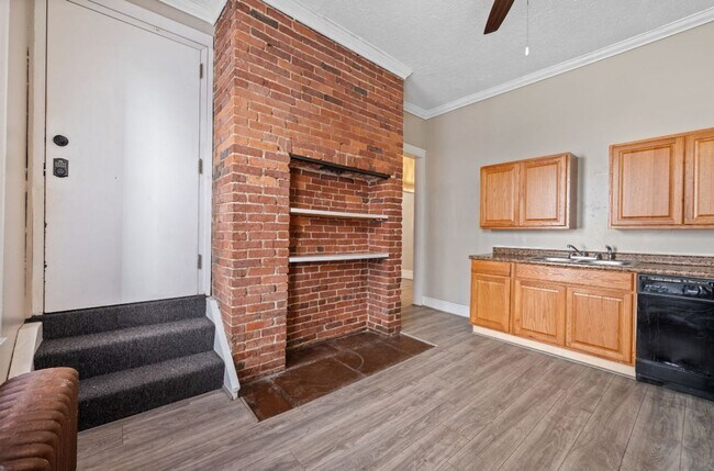 Building Photo - 259-261 N. Dithridge Street (Full Service)