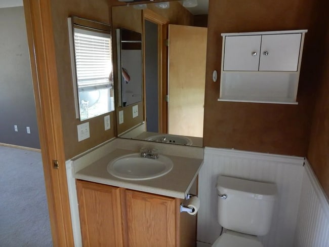 Building Photo - 3 Bed, 2.5 Bath Townhome Near Mehaffey Park & The Olde Course!