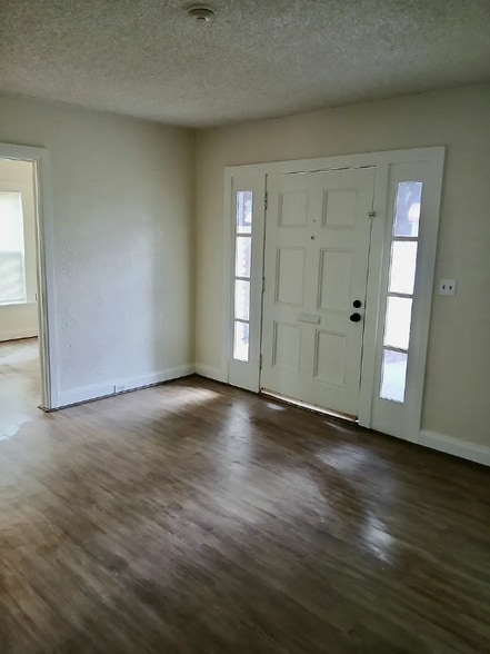 Building Photo - 2814 Park Way