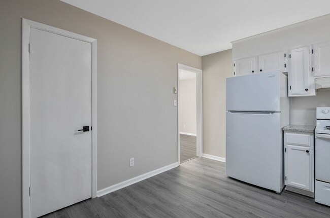 Building Photo - 7252 Ainsley St