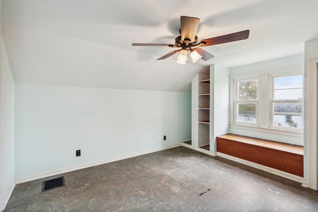 Building Photo - 629 St Clair Ave