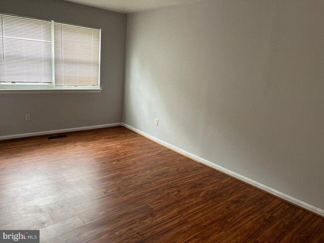 Building Photo - 9505 Hagel Cir