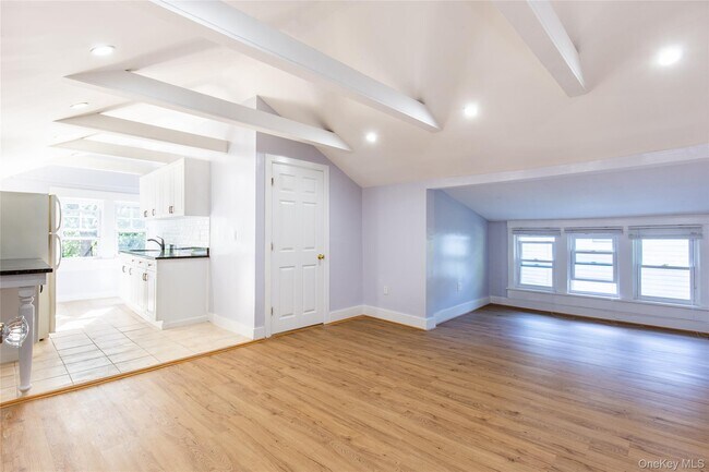 Building Photo - 440 Sixth Ave