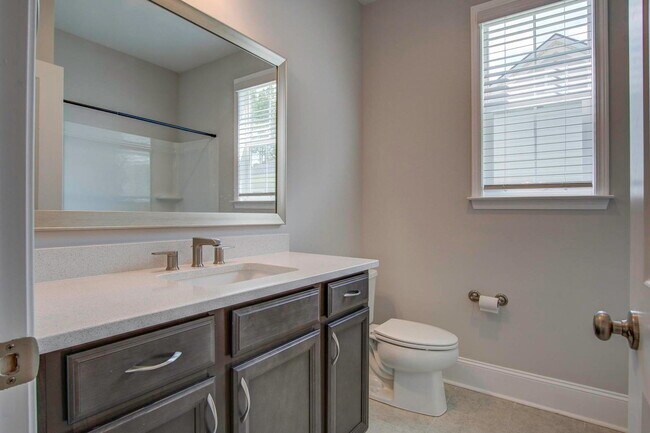 Building Photo - 216 Quimby Hill Dr