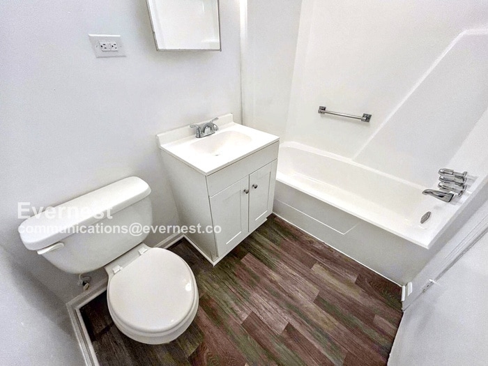 Building Photo - 5003 Alan Dr