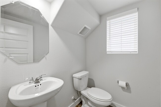 Building Photo - 635 Salt Marsh Trl