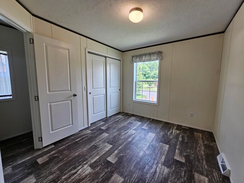 Building Photo - 50 Sunnyfield Dr