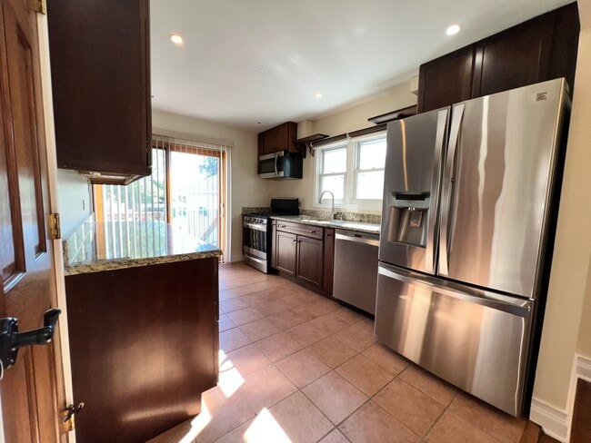 Building Photo - 8431 W 135th St