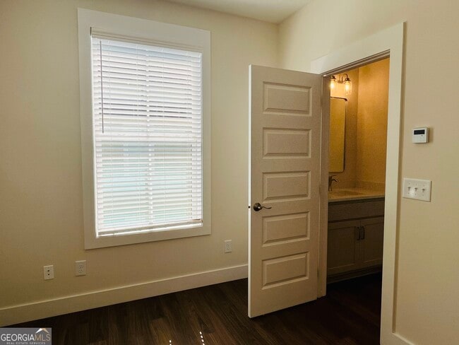 Building Photo - 105 Gardenia Ln