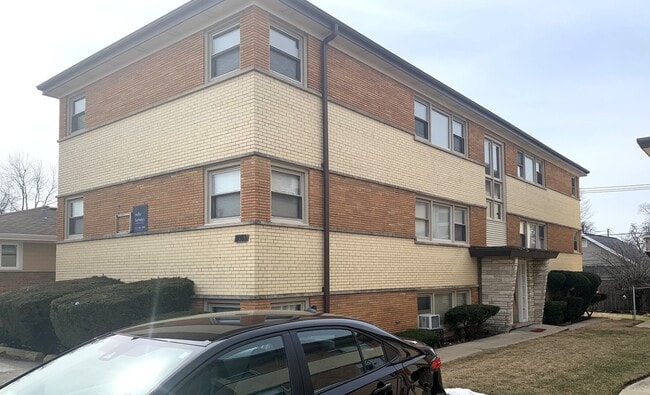 Primary Photo - 7538 Waukegan Rd