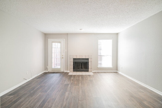 Building Photo - Wyngate Townhomes 3923D