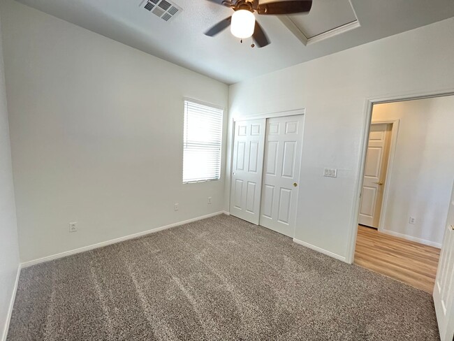 Building Photo - Cozy Home in Heart of Summerlin!