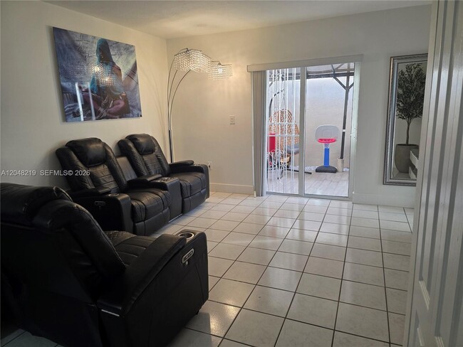 Building Photo - 523 W 68th St