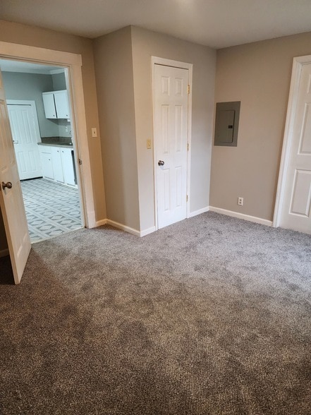 Building Photo - 401 N Polk St