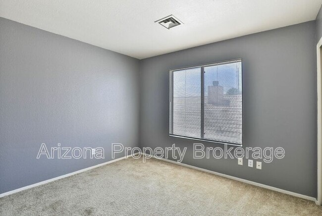 Building Photo - 1653 E Cindy St