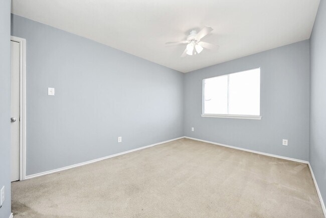 Building Photo - 14423 Hillard Green Ln