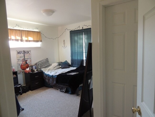 Building Photo - 3301 Laredo Dr